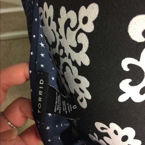 TORRID blue shirt with stars - Picture 4 of 4